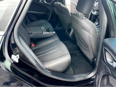 Used 2016 Chrysler 200 Limited image 30