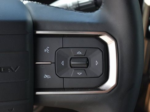 New 2025 GMC Hummer EV 2X w/ LPO, Illumination Package image 19