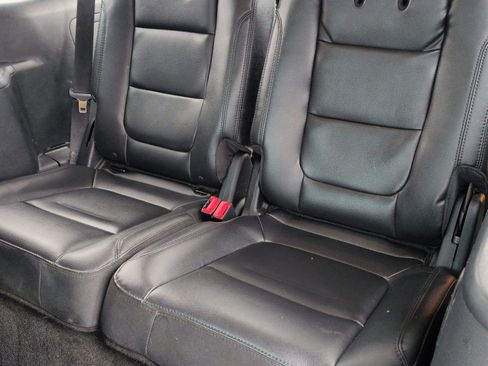 Used 2016 Ford Explorer XLT w/ Equipment Group 202A image 25