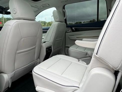 New 2026 Buick Enclave Avenir w/ Super Cruise Package image 18