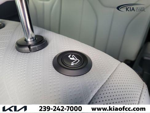 Used 2024 Hyundai Palisade SEL FWD image 14