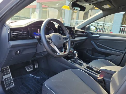 Used 2025 Volkswagen Jetta Sport FWD image 19