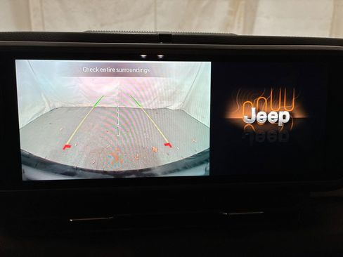 Used 2025 Jeep Wrangler Unlimited Sport AWD/4WD image 27