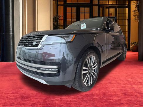 New 2025 Land Rover Range Rover Long Wheelbase SE AWD/4WD image 17