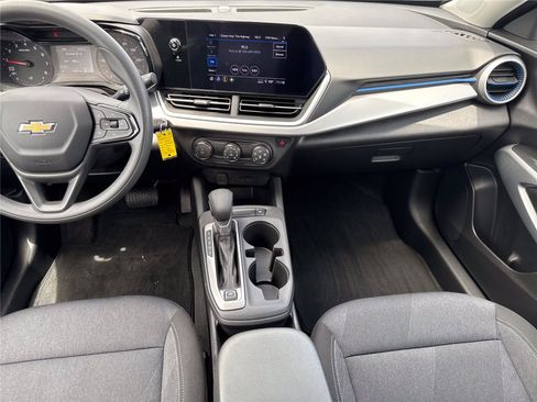 Used 2025 Chevrolet Trax LS FWD image 18