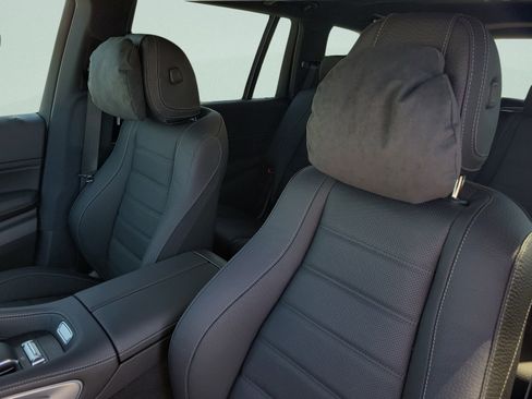New 2026 Mercedes-Benz GLS 580 4MATIC image 17