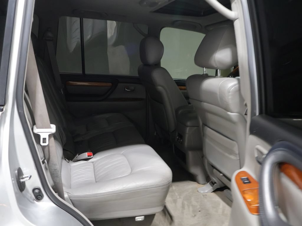 Used 2007 Lexus LX 470 4WD w/ Preferred Accessory Pkg image 20