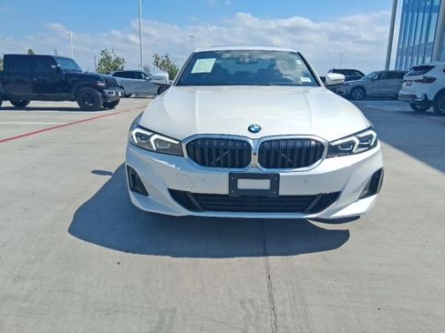 Used 2025 BMW 330i Sedan w/ Convenience Package RWD image 2
