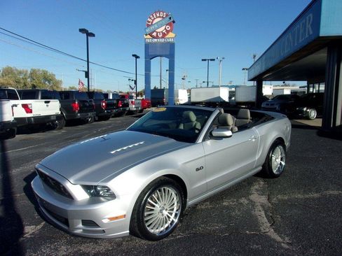Used 2013 Ford Mustang GT w/ Security Pkg RWD image 2