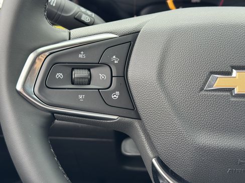 New 2025 Chevrolet Trax LT w/ LT Convenience Package image 24