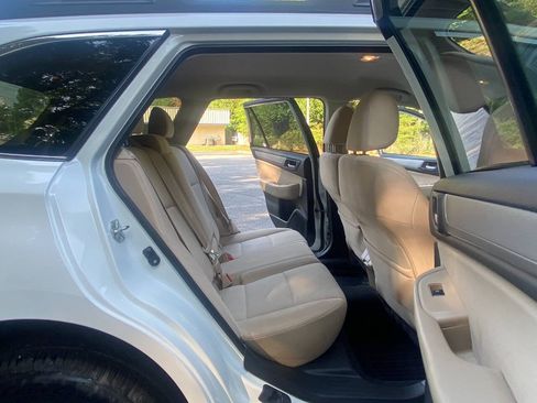 Used 2019 Subaru Outback 2.5i Premium AWD/4WD image 48