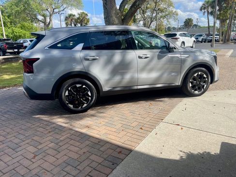 Used 2026 Kia Sorento S w/ S Panoramic Sunroof Package image 7