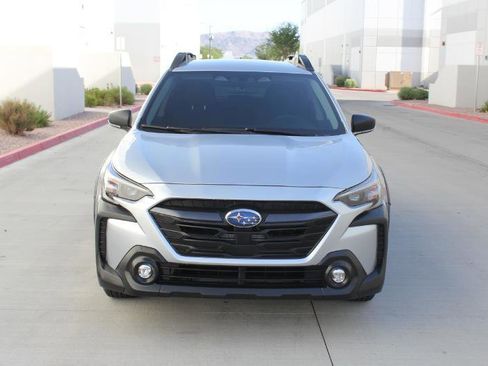 Used 2025 Subaru Outback AWD/4WD image 2