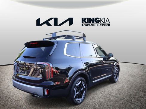 Certified 2023 Kia Telluride EX w/ EX Captain's Chair Package AWD/4WD image 3
