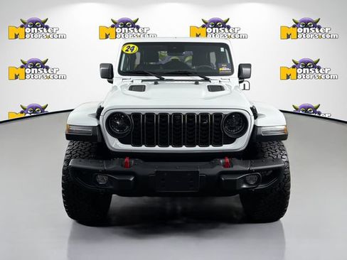 Used 2024 Jeep Wrangler Unlimited Rubicon AWD/4WD image 2