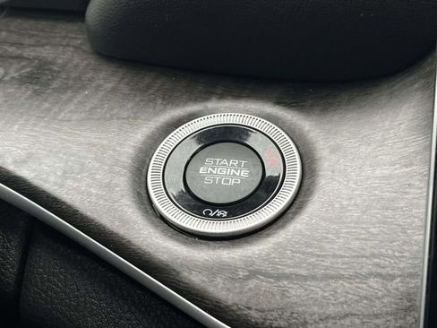 Used 2023 Jeep Grand Cherokee L Limited image 34