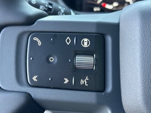 New 2026 Land Rover Defender 110 X-Dynamic SE AWD/4WD image 28