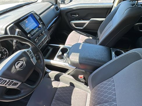 Used 2024 Nissan Titan SV w/ SV Convenience Package image 22