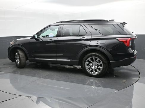 New 2025 Ford Explorer Active w/ Active Comfort Package image 3