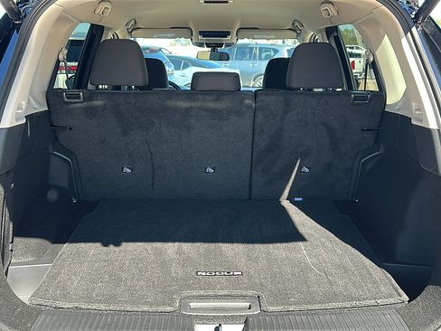 Certified 2025 Nissan Rogue SV image 21