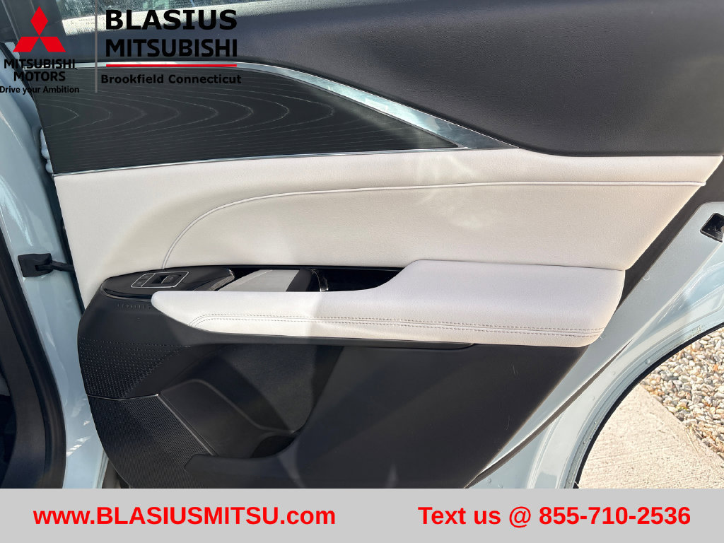 Used 2024 Cadillac Lyriq Luxury AWD/4WD image 45