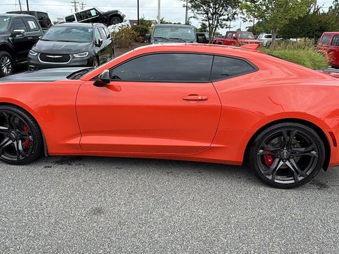 Used 2021 Chevrolet Camaro SS RWD image 11