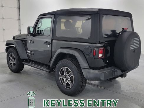 Used 2018 Jeep Wrangler Sport image 6