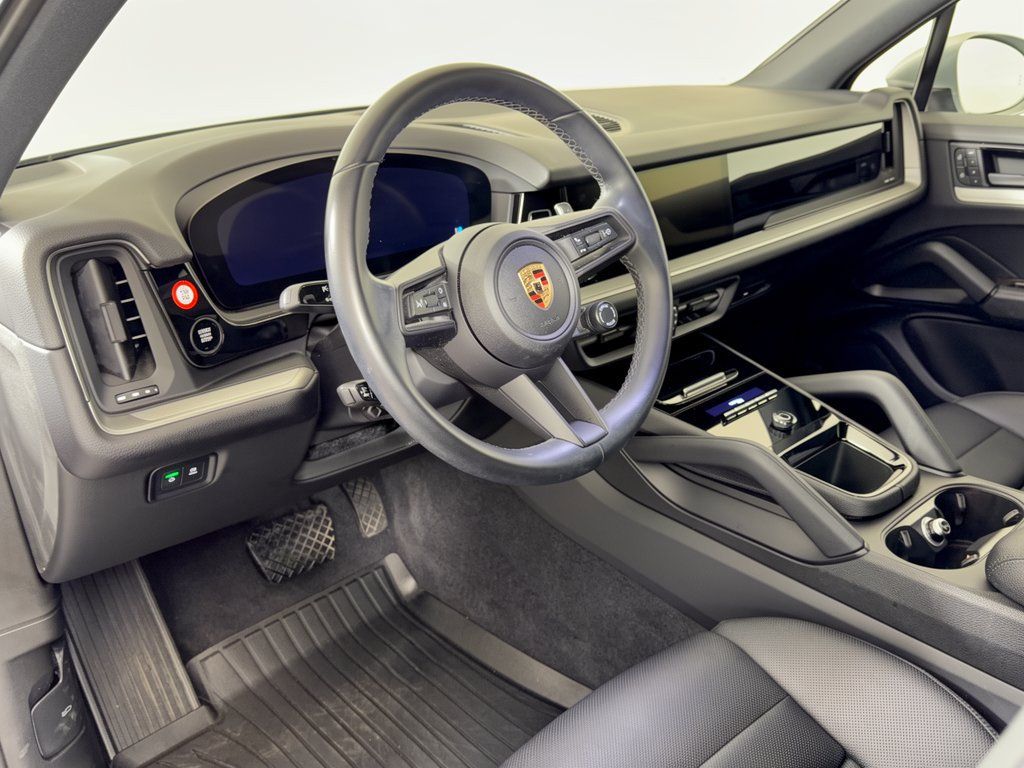Certified 2024 Porsche Cayenne AWD/4WD image 4