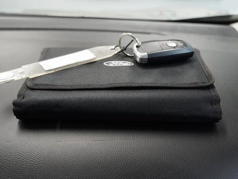 Used 2019 Ford Edge SEL image 36