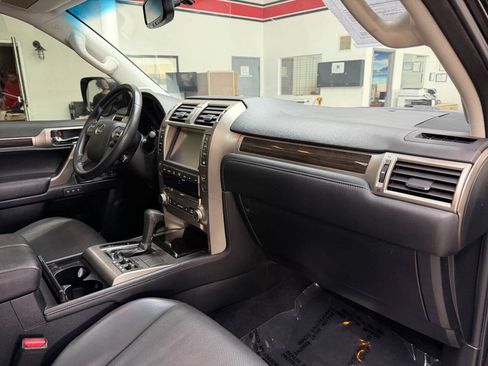 Used 2014 Lexus GX 460 AWD/4WD image 20