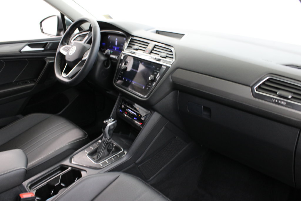 Certified 2022 Volkswagen Tiguan SE FWD image 23