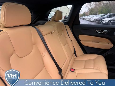 Certified 2024 Volvo XC60 T8 Ultimate AWD/4WD image 28