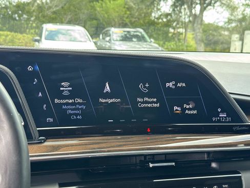 Certified 2024 Cadillac Escalade ESV Premium Luxury Platinum AWD/4WD image 20
