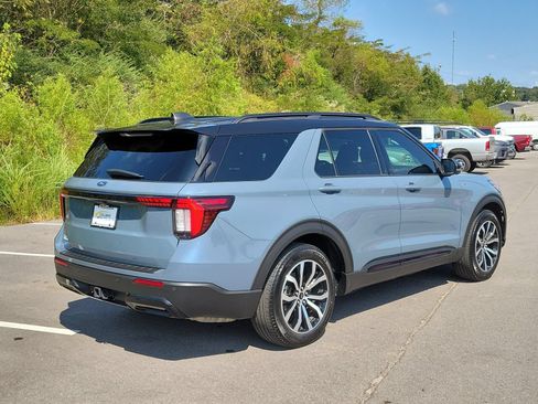 Used 2025 Ford Explorer ST-Line RWD image 3