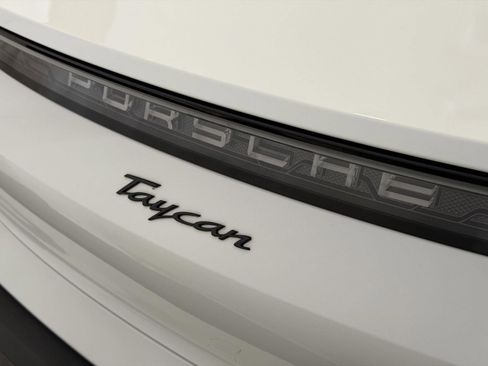 Used 2025 Porsche Taycan image 25