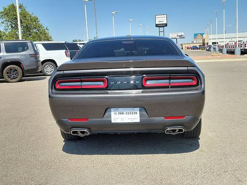 Used 2022 Dodge Challenger SXT RWD image 11