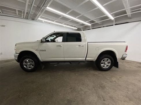 Used 2018 RAM 2500 Laramie w/ Convenience Group image 3