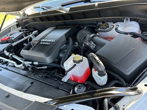 Used 2025 Chevrolet Suburban RST w/ Comfort Package image 64