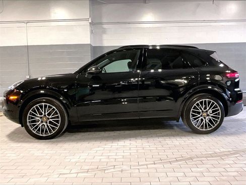 Certified 2023 Porsche Cayenne image 2