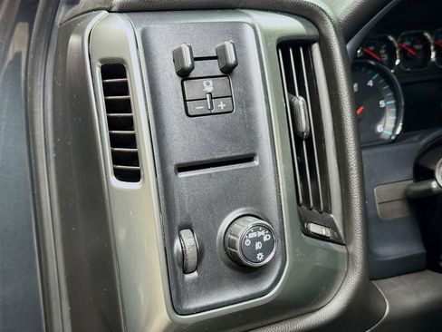 Used 2018 Chevrolet Silverado 1500 LT w/ All Star Edition RWD image 13