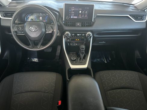 Used 2025 Toyota RAV4 XLE AWD/4WD image 12