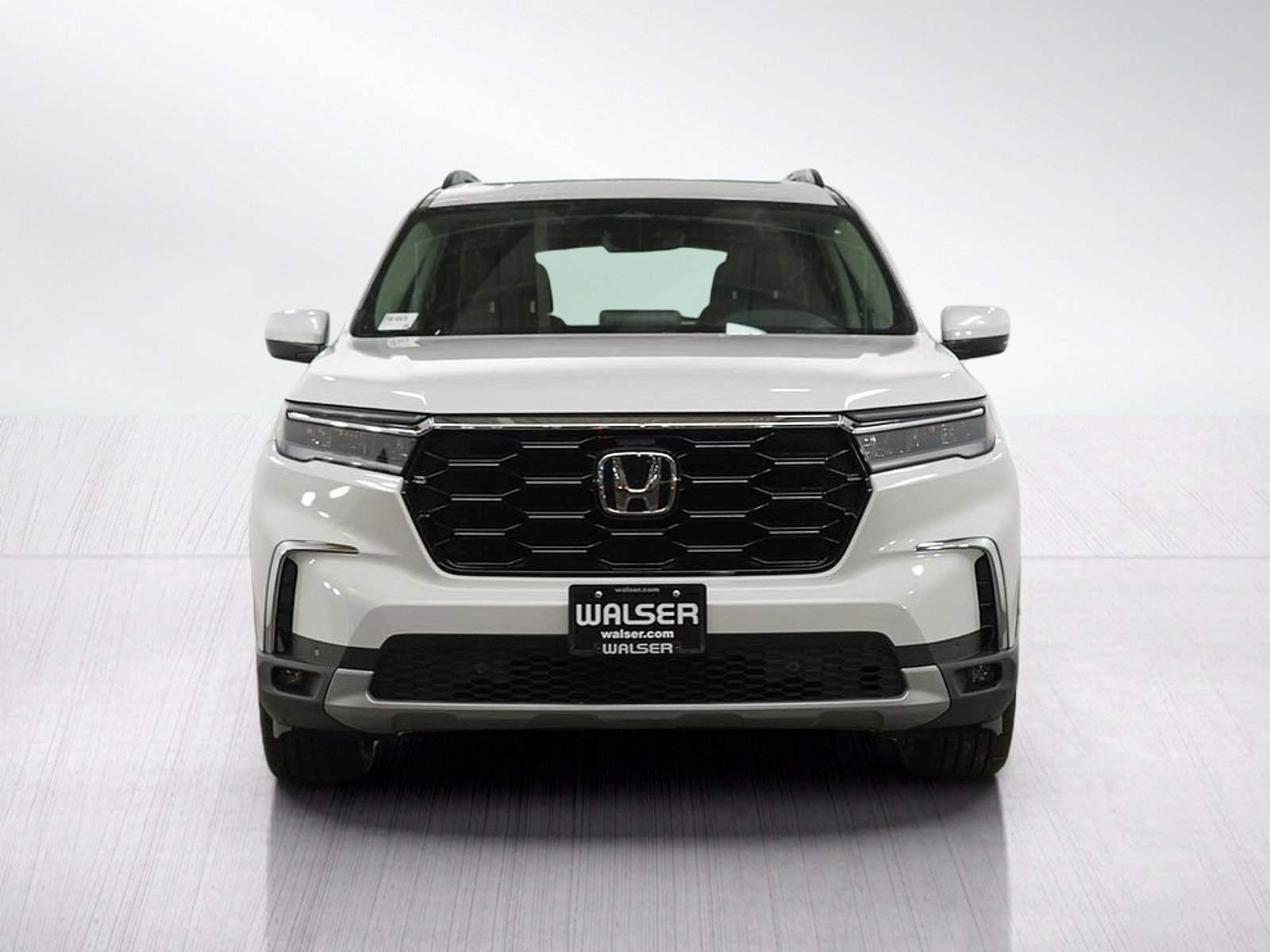 Used 2024 Honda Pilot Touring image 9