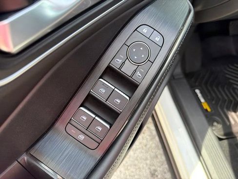 Used 2024 Nissan Rogue Platinum AWD/4WD image 24
