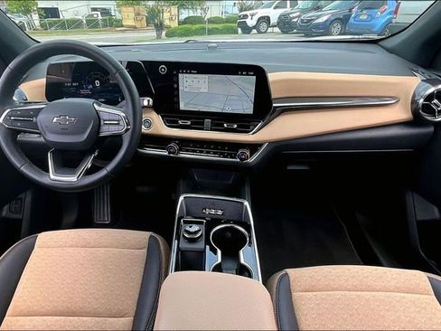 Used 2026 Chevrolet Equinox ACTIV w/ Safety and Technology Package FWD image 7
