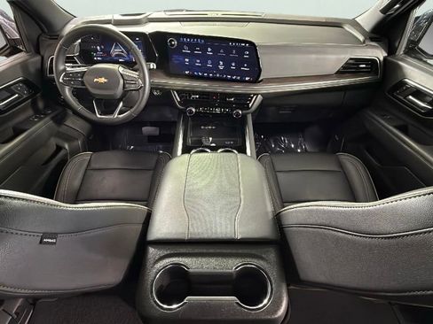 Certified 2025 Chevrolet Suburban Premier image 34