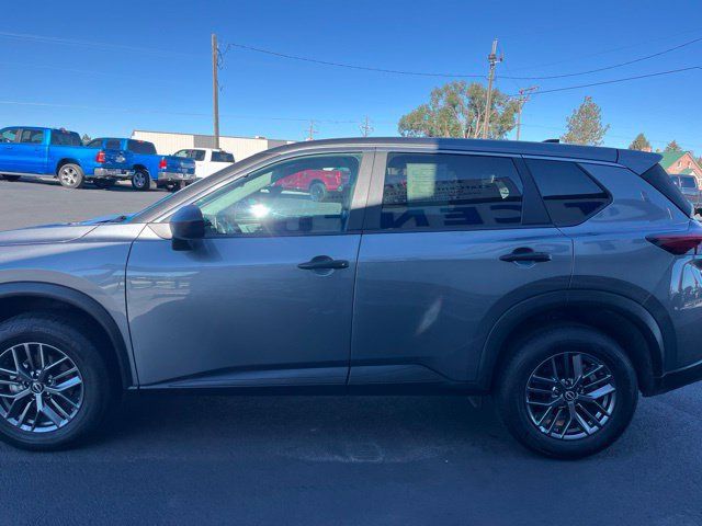 Used 2024 Nissan Rogue S AWD/4WD image 5