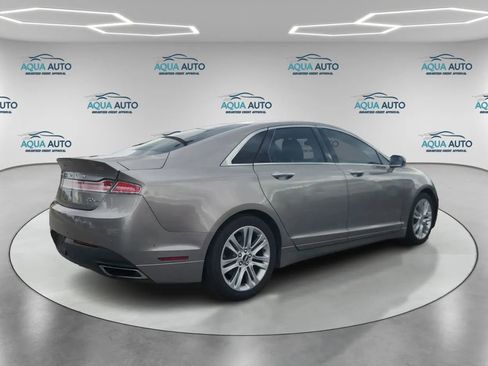 Used 2016 Lincoln MKZ FWD image 5