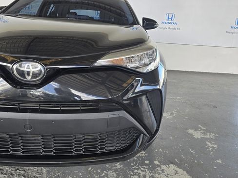 Used 2022 Toyota C-HR XLE image 30