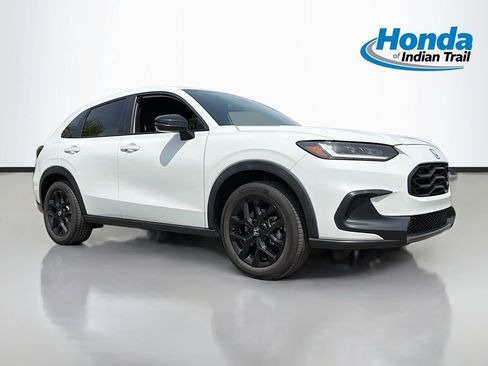 Used 2024 Honda HR-V Sport image 1