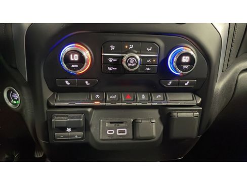 Used 2020 GMC Sierra 1500 SLE w/ Preferred Package AWD/4WD image 14